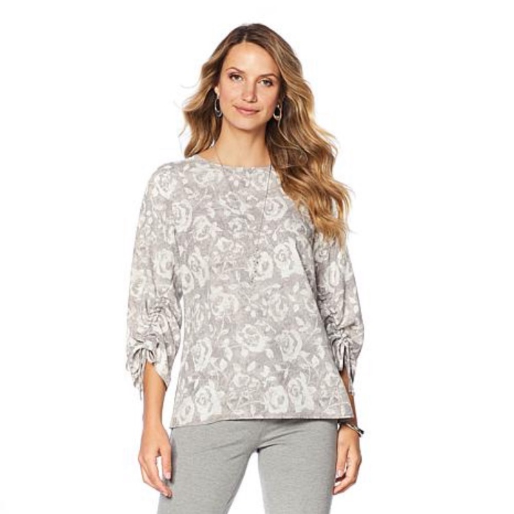 Diane Gilman Floral Cinch-Sleeve Blouse